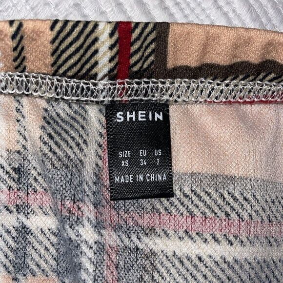 Chic Black & Plaid Fall-Winter Outfit Bundle – SHEIN & Forever 21 – XS/S - Picture 9 of 9